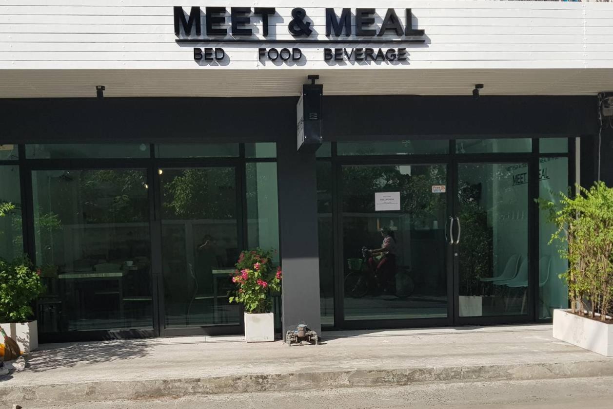 Meet & Meal Vandrehjem Bangkok Eksteriør billede